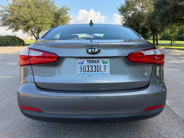 2016 Kia, dovoz USA — foto 4 z 12