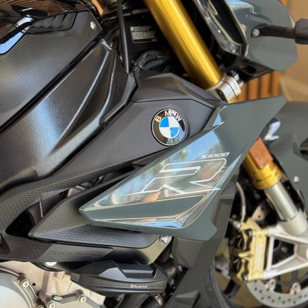 2017 BMW, dovoz USA — foto 11 z 12