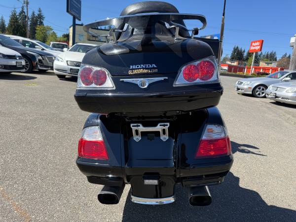 2008 Harley-Davidson, zlatá, dovoz USA — foto 4 z 12