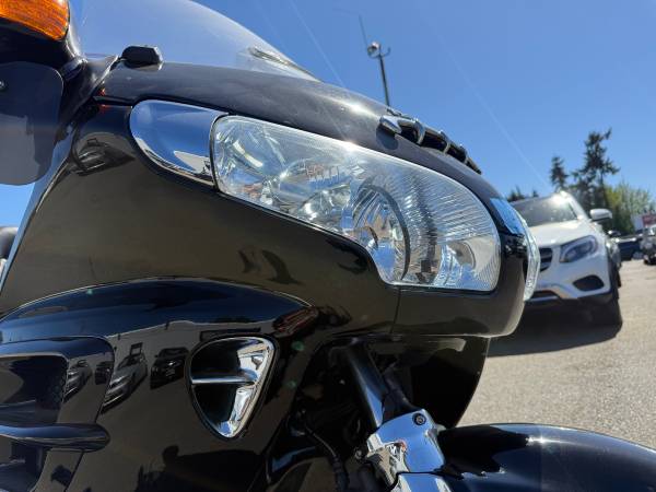 2008 Harley-Davidson, zlatá, dovoz USA — foto 9 z 12