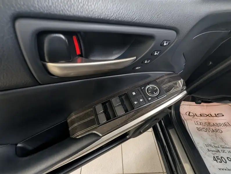 2017 Lexus IS 300 LUXURY, černá, 165 706 km, dovoz Kanada — foto 12 z 12
