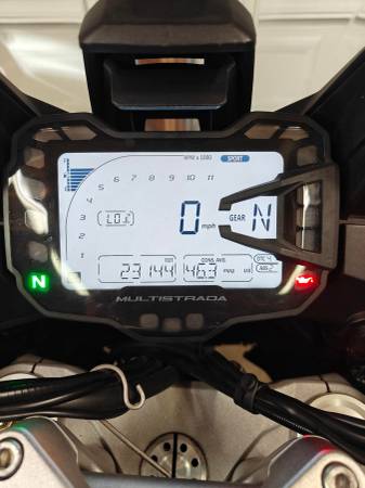 2017 Ducati, bílá, dovoz USA — foto 5 z 9