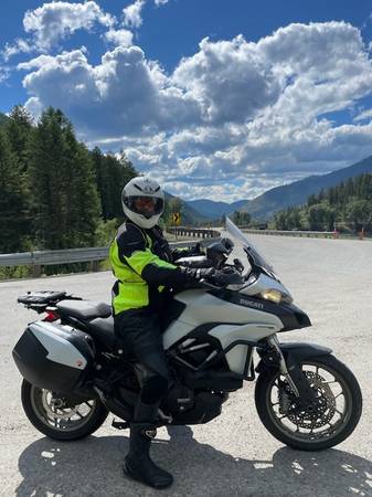 2017 Ducati, bílá, dovoz USA — foto 7 z 9