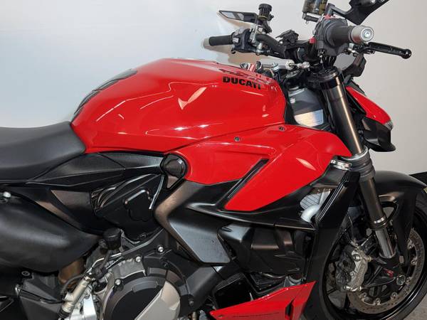2022 Ducati, dovoz USA — foto 12 z 12