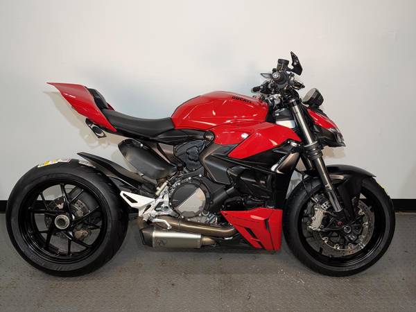 2022 Ducati, dovoz USA — foto 2 z 12