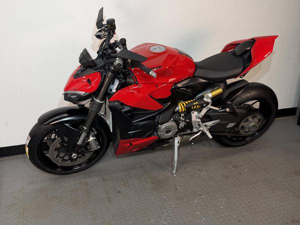 2022 Ducati, dovoz USA — foto 6 z 12