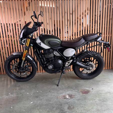 Triumph, dovoz USA — foto 7 z 12
