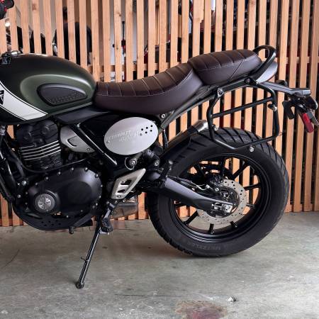 Triumph, dovoz USA — foto 9 z 12