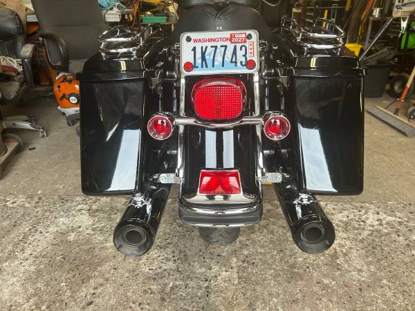 2008 Harley-Davidson, černá, dovoz USA — foto 4 z 11