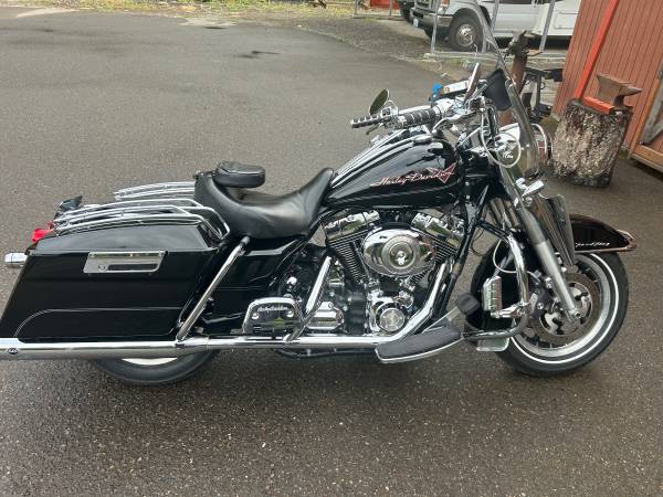 2008 Harley-Davidson, černá, dovoz USA — foto 7 z 11
