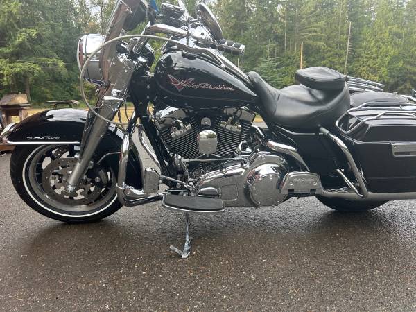 2008 Harley-Davidson, černá, dovoz USA — foto 8 z 11