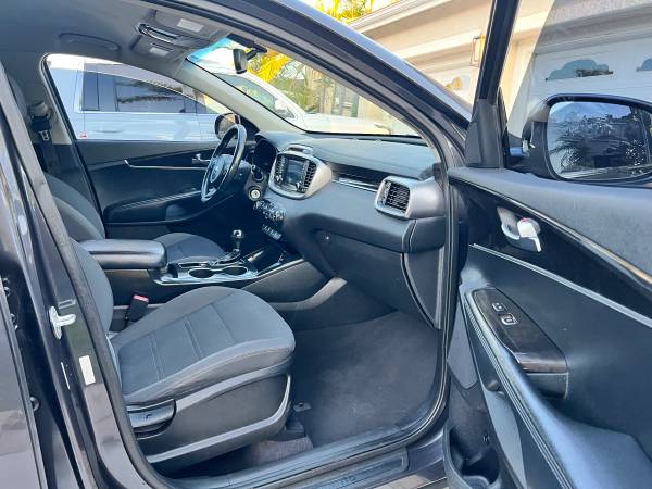 2017 Kia, dovoz USA — foto 10 z 12