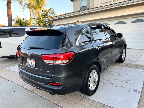 2017 Kia, dovoz USA — foto 5 z 12