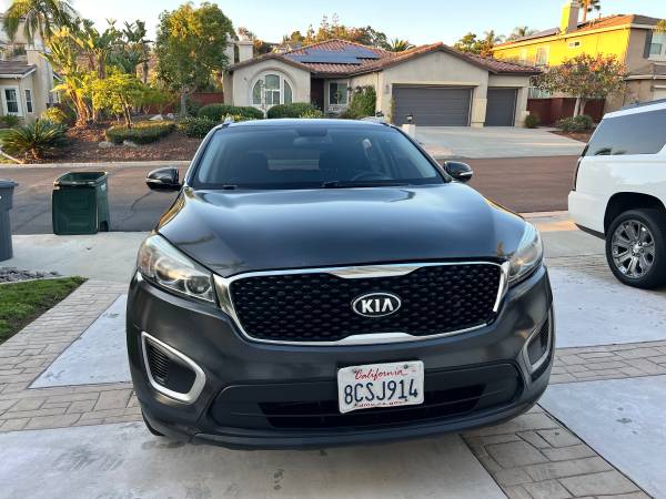 2017 Kia, dovoz USA — foto 8 z 12