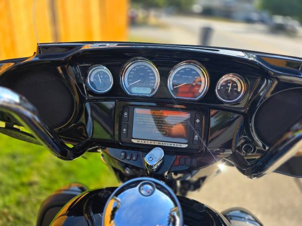 2015 Harley-Davidson, dovoz USA — foto 7 z 12