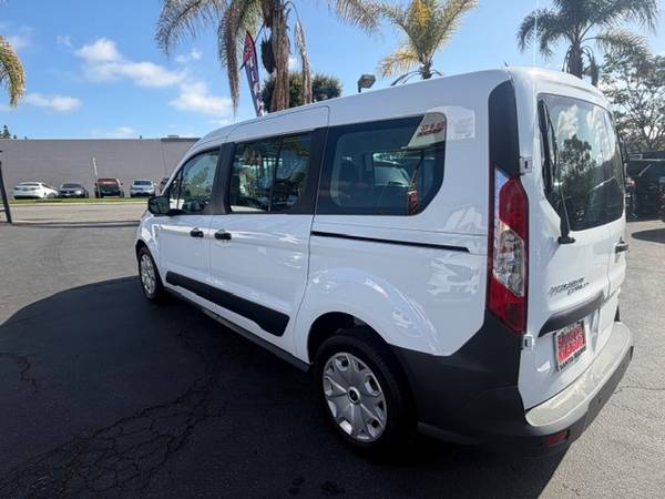 2012 Ford, dovoz USA — foto 5 z 12