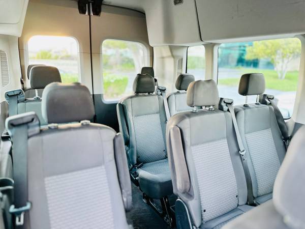 2021 Ford, dovoz USA — foto 10 z 12