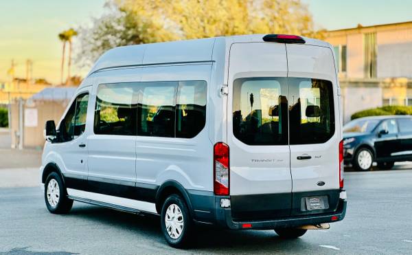 2021 Ford, dovoz USA — foto 6 z 12