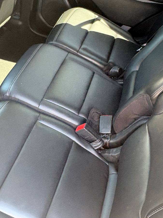 2023 Ford, dovoz USA — foto 11 z 12