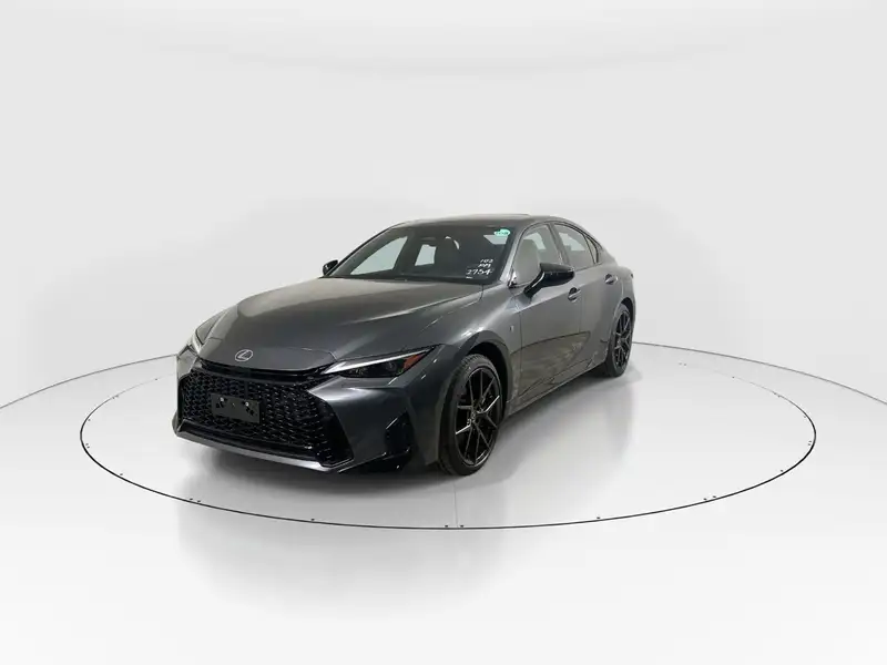 2026 Lexus IS AWD, šedá, 8 200 km, dovoz Kanada — foto 3 z 12