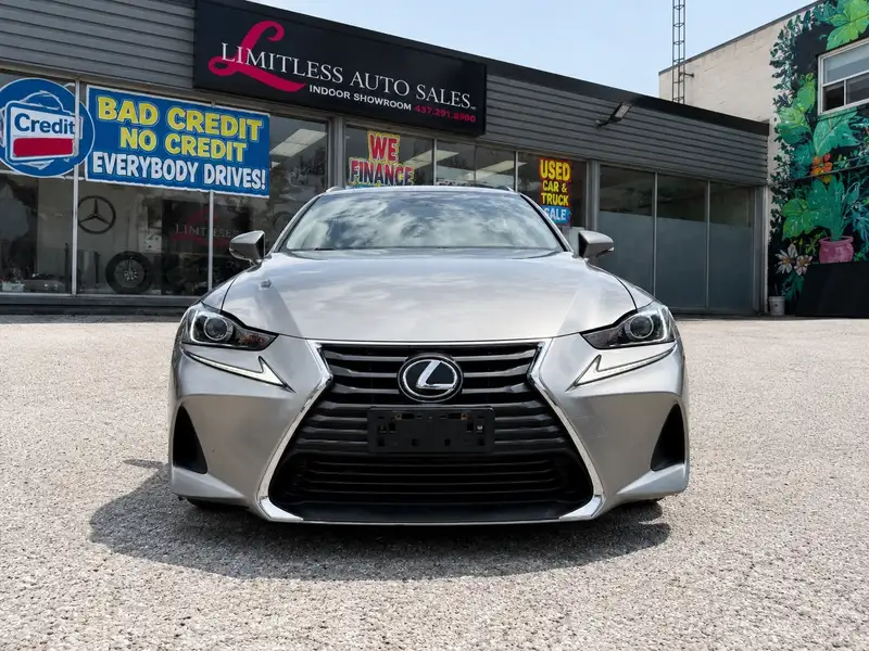 2017 Lexus IS 4dr Sdn, šedá, 153 508 km, dovoz Kanada — foto 2 z 4