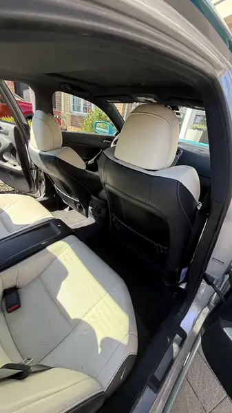 Lexus IS 4dr Sdn, 124 000 km, dovoz Kanada — foto 10 z 12