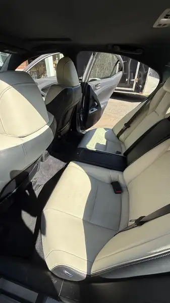 Lexus IS 4dr Sdn, 124 000 km, dovoz Kanada — foto 11 z 12