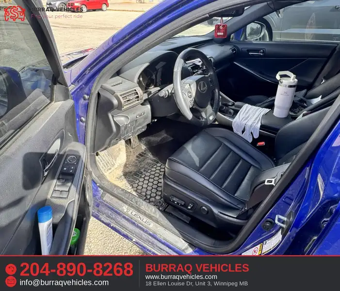 2014 Lexus IS 4dr Sdn AWD, modrá, 153 427 km, dovoz Kanada — foto 5 z 10
