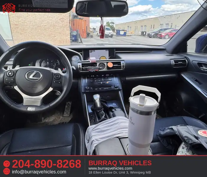 2014 Lexus IS 4dr Sdn AWD, modrá, 153 427 km, dovoz Kanada — foto 9 z 10