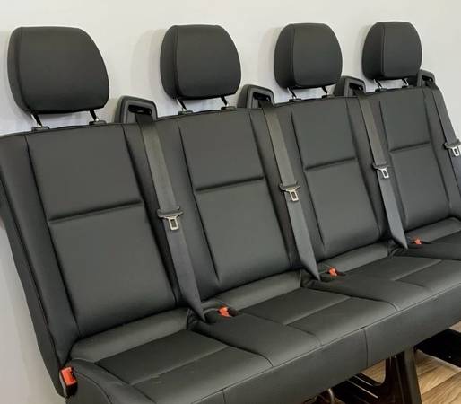 Sedačky — Ford Transit, dovoz USA — foto 3 z 3