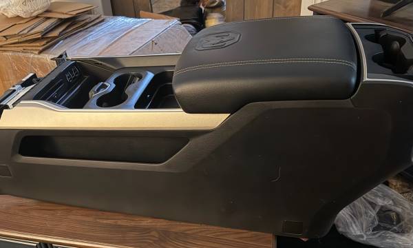 Interiér — RAM, černá, dovoz USA — foto 1
