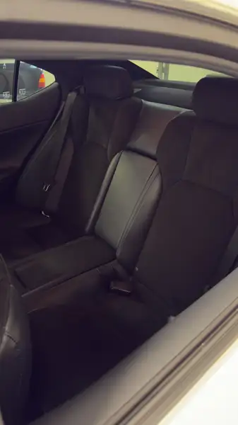 2012 Lexus IS 4dr Sdn, bílá, 17 400 km, dovoz Kanada — foto 10 z 12
