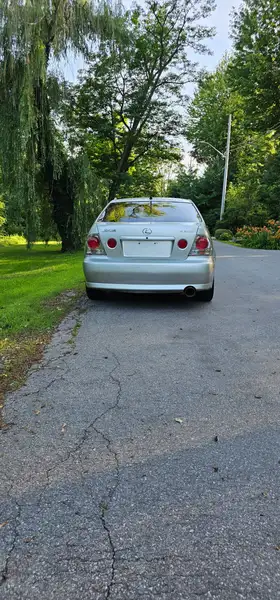 2001 Lexus IS, stříbrná, 256 000 km, dovoz Kanada — foto 5 z 12