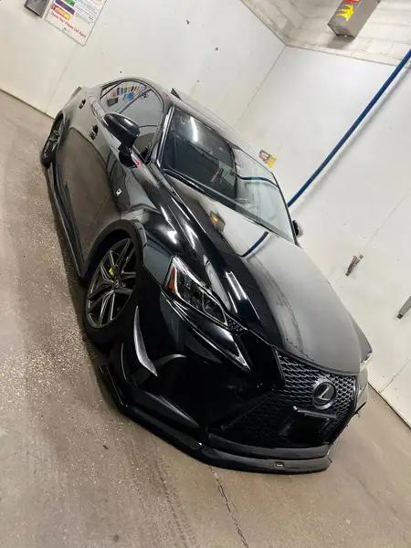 2020 Lexus IS, černá, 100 000 km, dovoz Kanada — foto 2 z 7