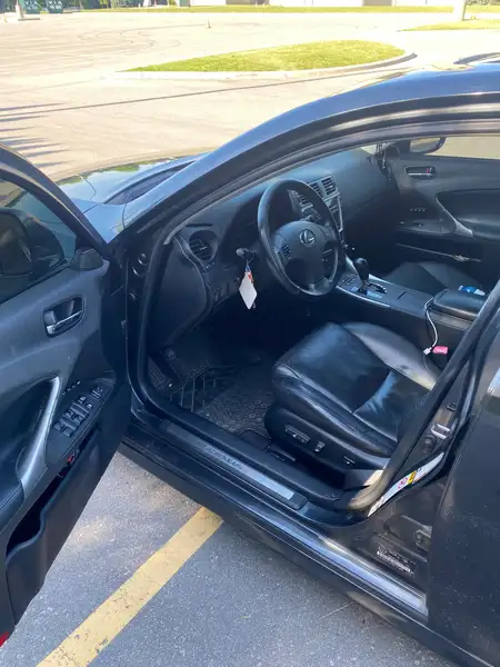 2006 Lexus IS, šedá, 179 000 km, dovoz Kanada — foto 4 z 4