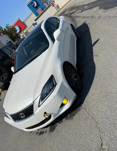 2006 Lexus IS, bílá, 220 000 km, dovoz Kanada — foto 3 z 7