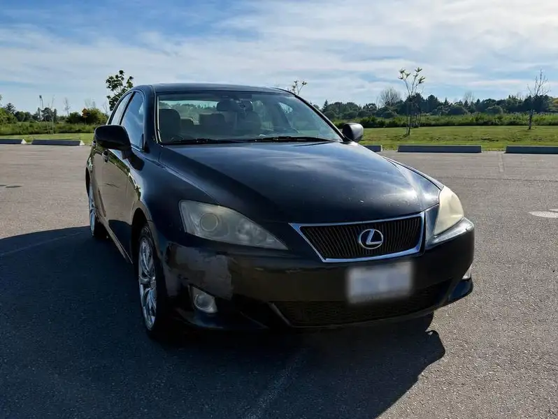 2007 Lexus IS, černá, 209 000 km, dovoz Kanada — foto 7 z 12