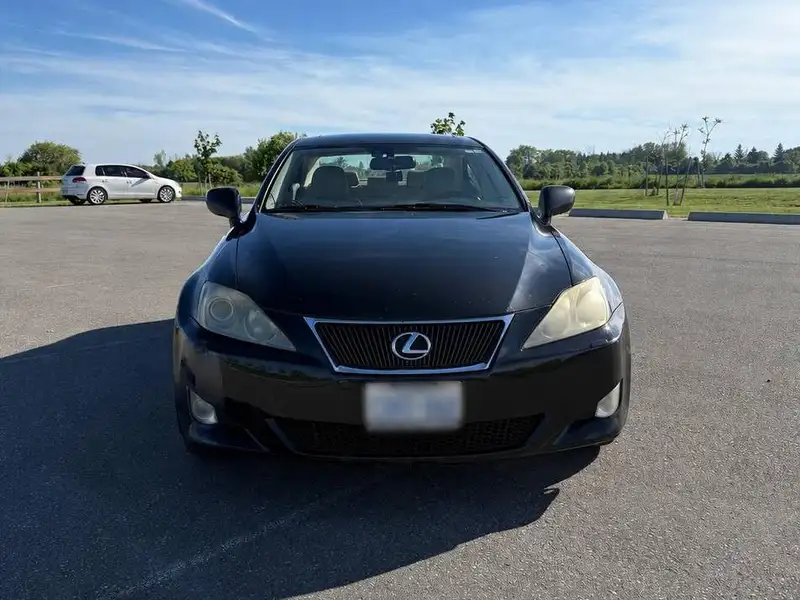 2007 Lexus IS, černá, 209 000 km, dovoz Kanada — foto 8 z 12