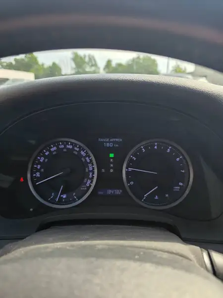 2011 Lexus IS, černá, 184 782 km, dovoz Kanada — foto 10 z 12