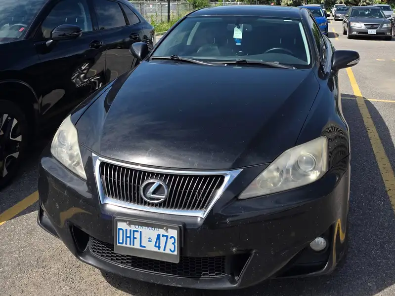 2011 Lexus IS, černá, 184 782 km, dovoz Kanada — foto 3 z 12