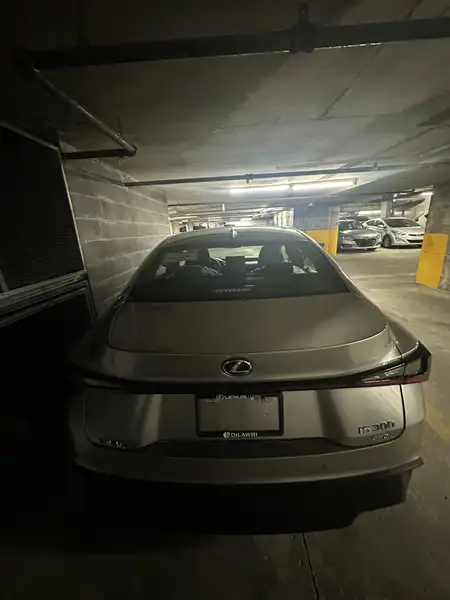 2021 Lexus IS 300 AWD, 44 000 km, dovoz Kanada — foto 3 z 4