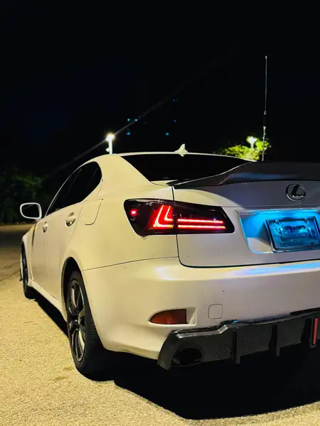 2007 Lexus IS, bílá, 179 560 km, dovoz Kanada — foto 2 z 4