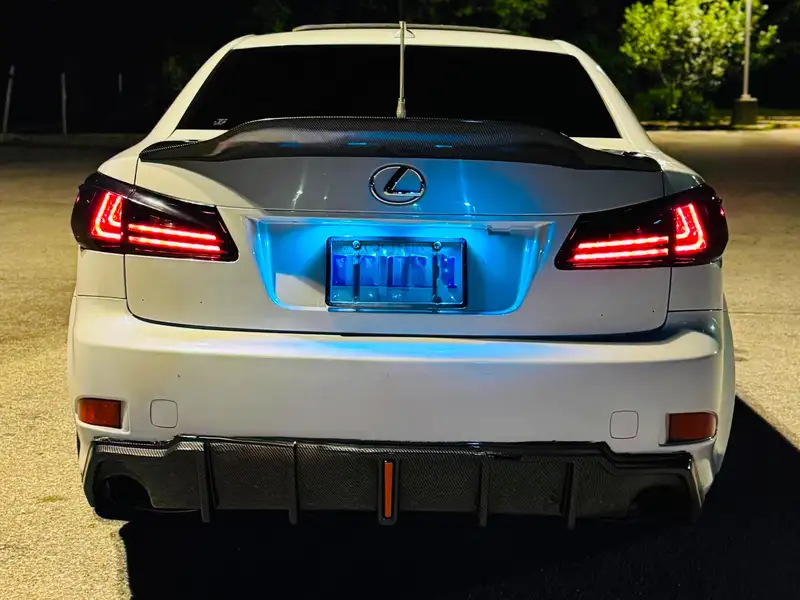 2007 Lexus IS, bílá, 179 560 km, dovoz Kanada — foto 4 z 4