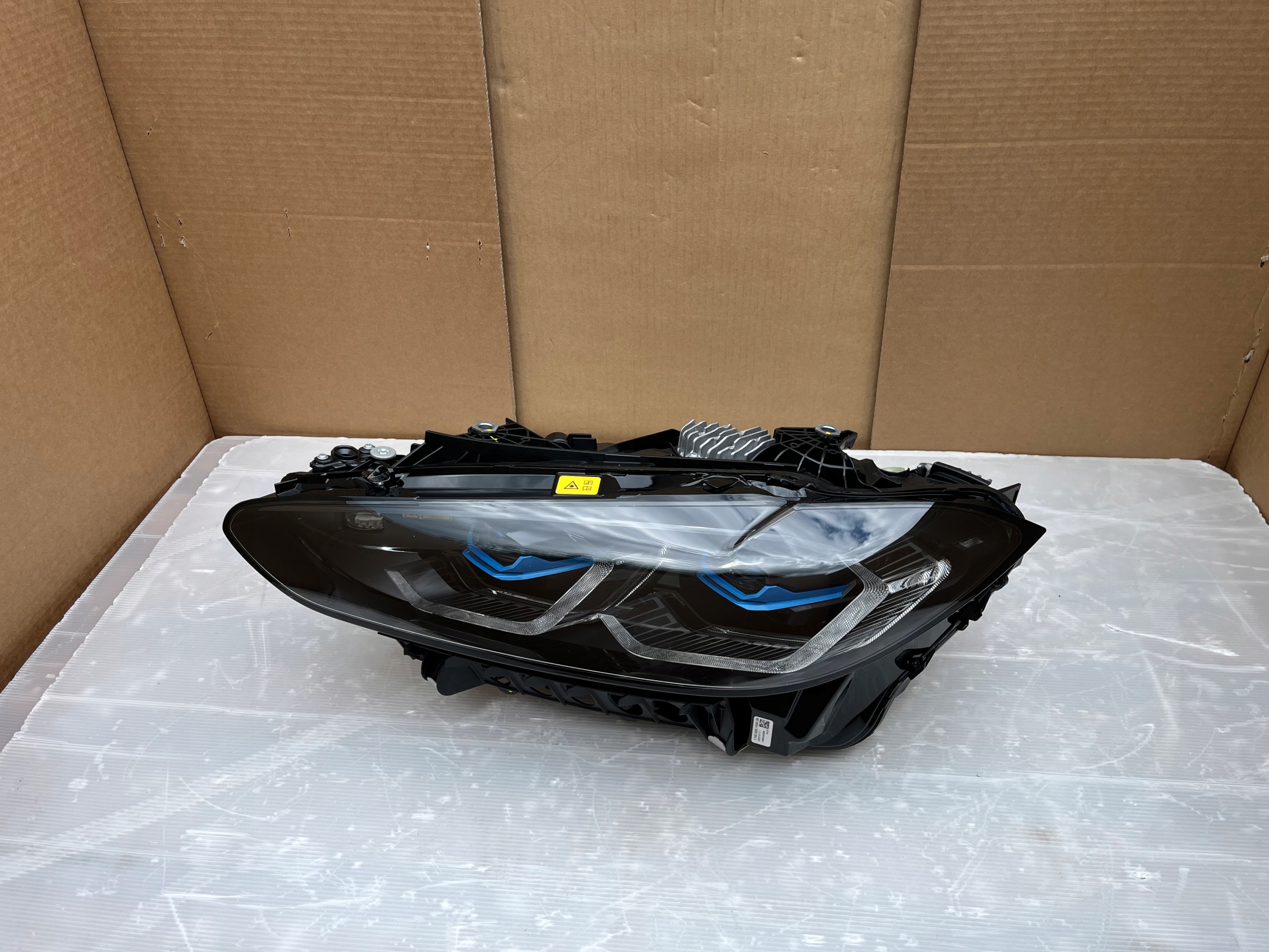 Laserový světlomet — BMW M3, černá, dovoz Skladem v EU — foto 3 z 16