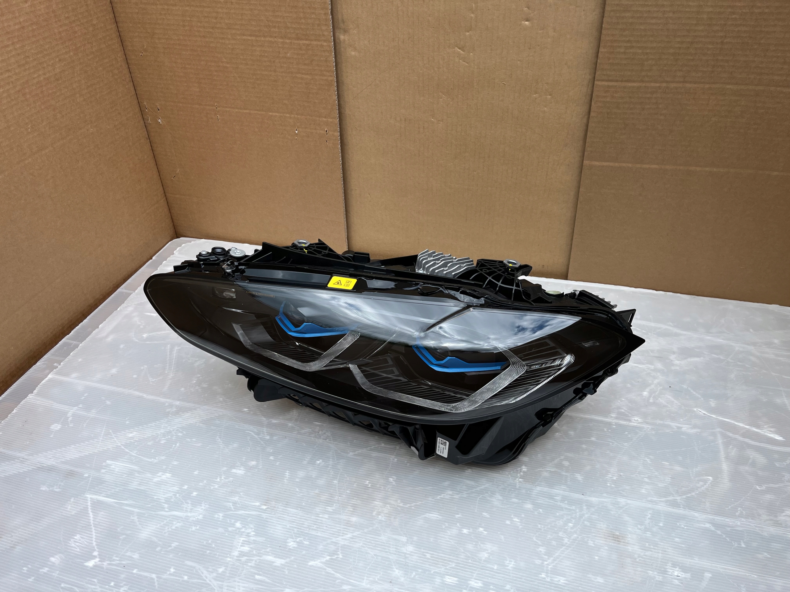 Laserový světlomet — BMW M4, černá, dovoz Skladem v EU — foto 11 z 14
