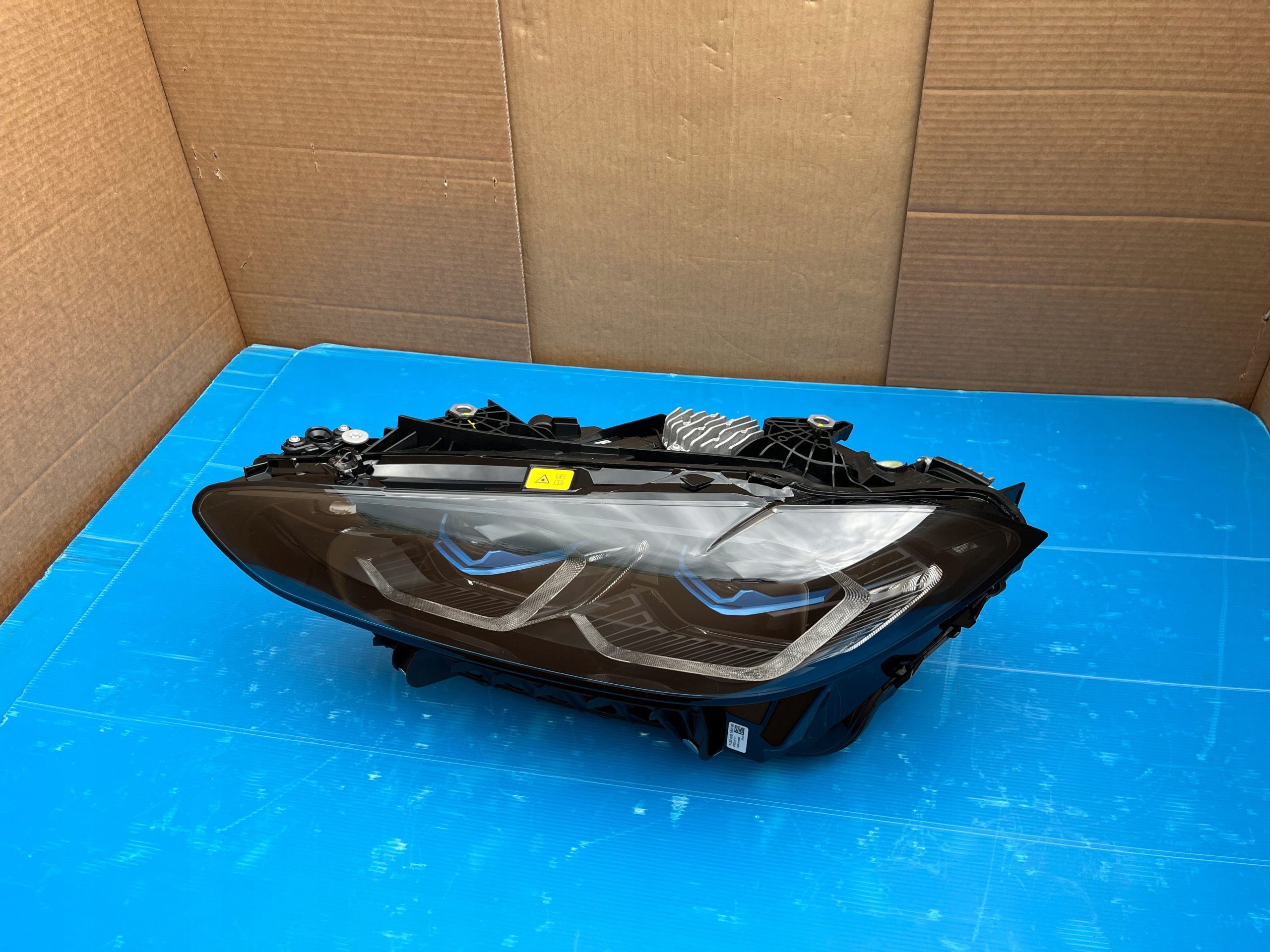 Laserový světlomet — BMW M4, černá, dovoz Skladem v EU — foto 10 z 12