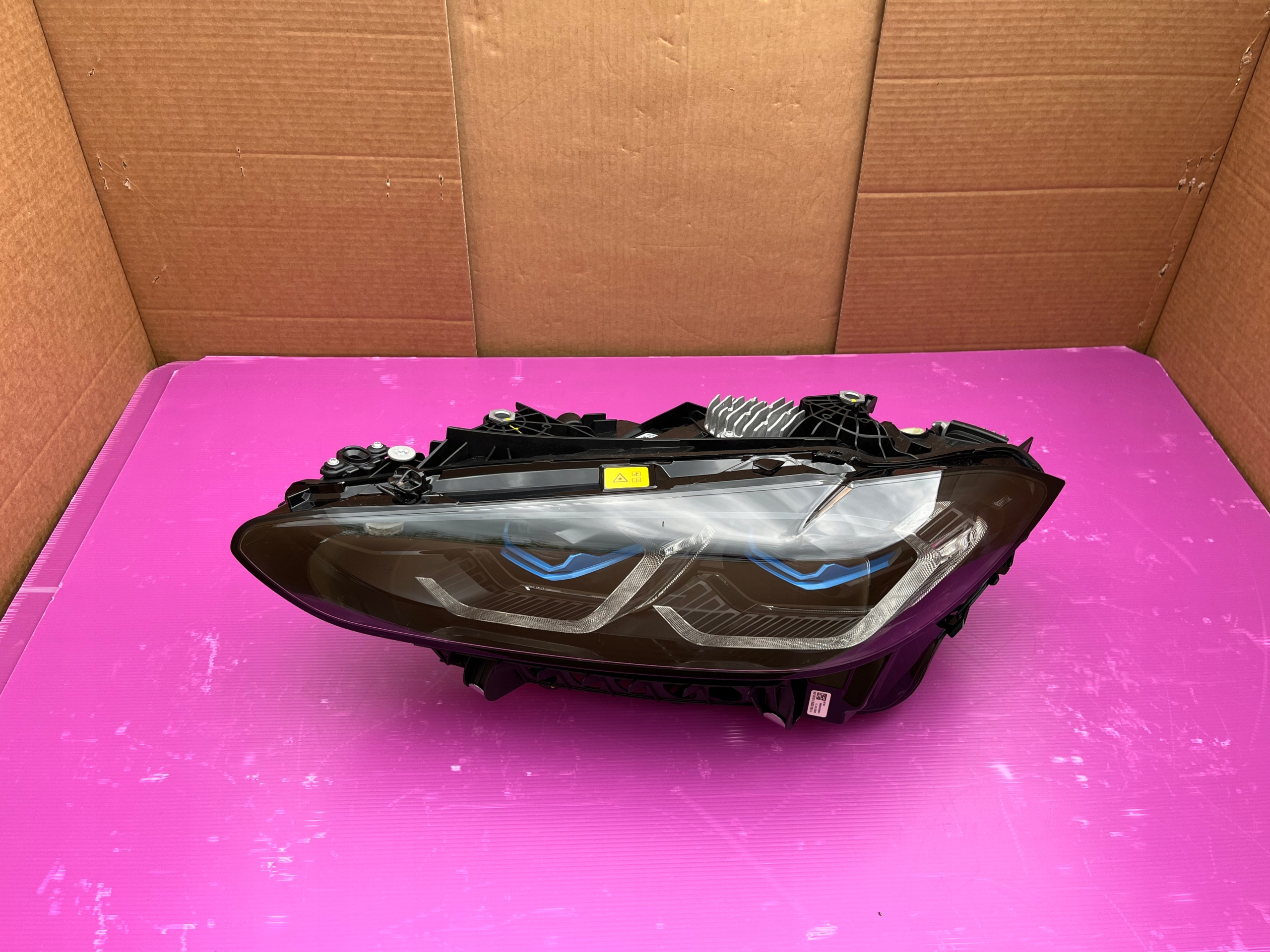 Laserový světlomet — BMW M3, černá, dovoz Skladem v EU — foto 2 z 14