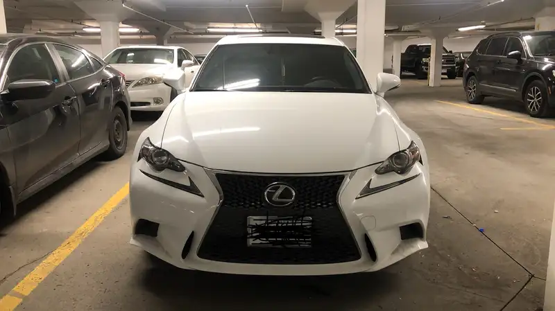 2016 Lexus IS, 139 000 km, dovoz Kanada — foto 5 z 7