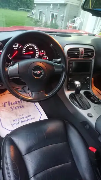 2006 Chevrolet Corvette, červená, 36 000 km, dovoz Kanada — foto 4 z 6