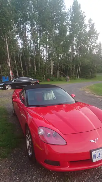 2006 Chevrolet Corvette, červená, 36 000 km, dovoz Kanada — foto 6 z 6